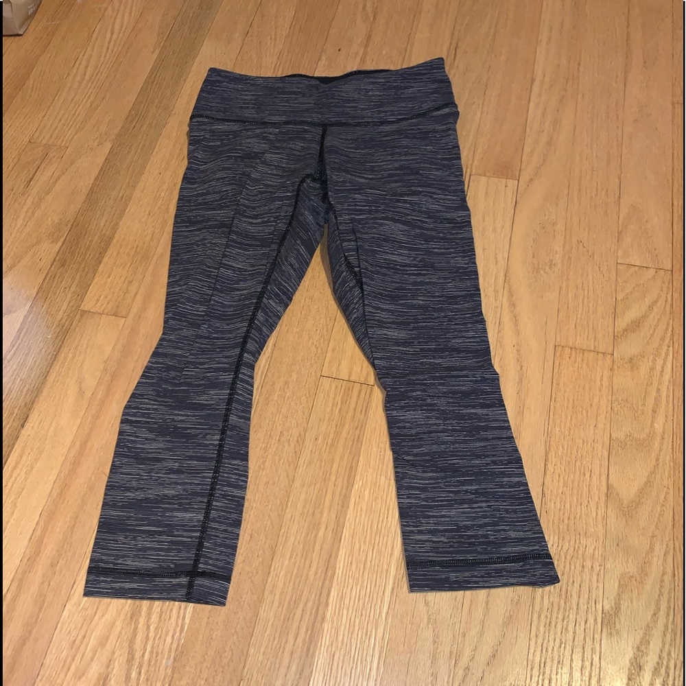LULULEMON crop leggings